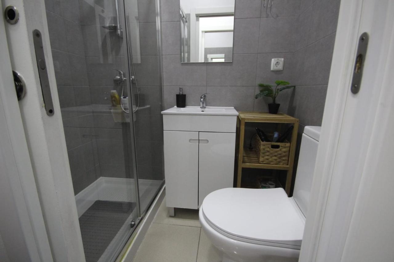 Antique M1 R1 - Amazing Double Room With Shared Bathroom In Marques Pombal Lisboa 外观 照片